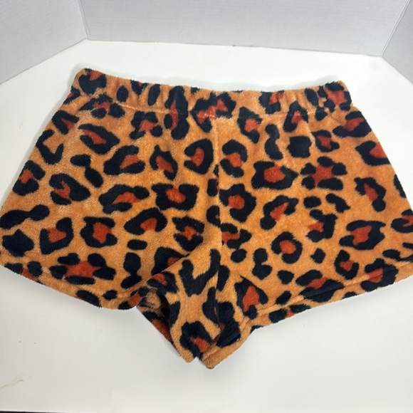 True by Rue 21 | Animal Print Fluffy Booty Shorts | Soft Cozy Bottoms | Size XL - Picture 6 of 8